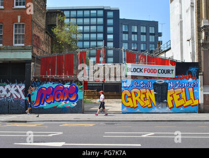 Il sito di quello che era il blocco Food Court su Shoreditch High Street, East London. Una delle molte aree cancellate in Shoreditch pronto per ulteriori lavori di costruzione Foto Stock