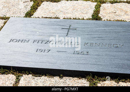 Arlington, Virginia. L'oggetto contrassegnato per la rimozione definitiva di John Fitzgerald Kennedy (JFK), trentacinquesimo presidente degli Stati Uniti, presso il Cimitero Nazionale di Arlington Foto Stock