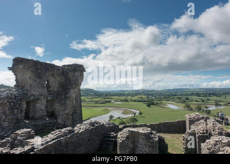 Dryslwyn Castello è situato su un promontorio roccioso nella valle Towy tra Llandeilo e Carmarthen, Pembrokeshire, Galles Foto Stock