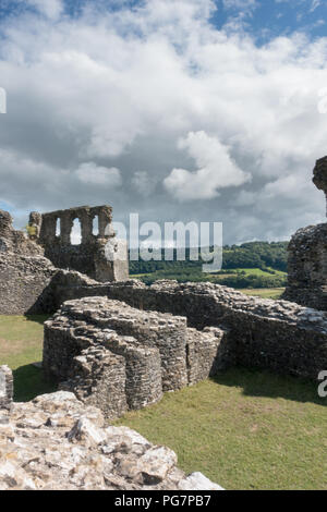 Dryslwyn Castello è situato su un promontorio roccioso nella valle Towy tra Llandeilo e Carmarthen, Pembrokeshire, Galles Foto Stock