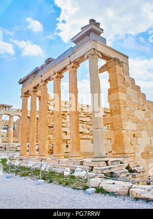 Portico orientale di Erechtheion, antico tempio in onore di Atena e Poseidone, all'acropoli ateniese. Atene. Regione Attica, Grecia. Foto Stock