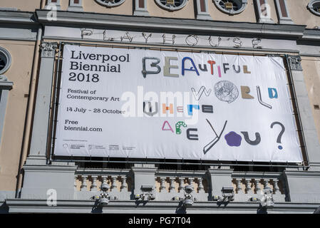 Poster sul Liverpool playhouse edificio pubblicità della Biennale di Liverpool 2018. Foto Stock