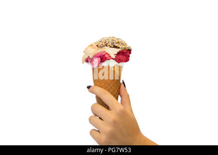 Cono gelato isolato. La donna che tiene il gelato a mano. Foto Stock
