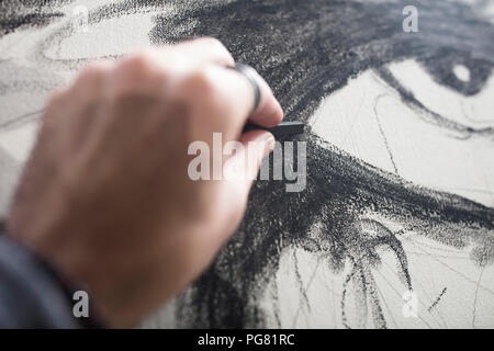 Close-up di artista disegno Foto Stock