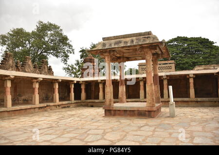 Bhoga Nandeeshwara tempio, Nandi Hills, Karnataka, India Foto Stock