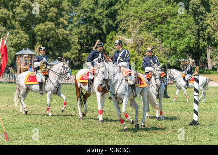 Il cambio della guardia si svolge a Lisbona, Portogallo. La cerimonia è eseguita in ogni domenica nei mesi estivi. Foto Stock