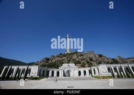 Valle del Caidos, monumento costruito durante la dittatura e che serve come un omaggio al dittatore Francisco Franco e il fondatore del partito fascista La Falange, Jose Antonio Primo de Rivera, è anche una fossa comune dove ci sono migliaia di corpi. Oggi il governo di Spagna ha approvato un decreto legge per rimuovere il cadavere di Franco dal monumento e in questo modo alla fine gli onori al dittatore. (Foto: Jose Cuesta/261/Cordon Premere). Foto Stock