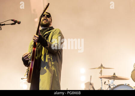 Liam Fray dei Courteeners suona dal vivo sul palco del festival di Leeds, Regno Unito, 24 Agosto, 2018. Foto Stock