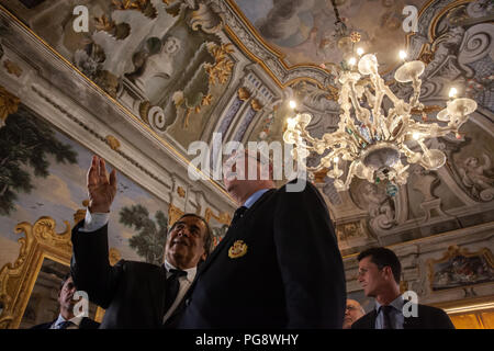 Palermo, Italia. 21 Ago, 2018. Il Principe Alberto II di Monaco è stato nominato cittadino onorario di Palermo a Villa Niscemi. Credito: Antonio Melita/Pacific Press/Alamy Live News Foto Stock