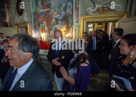 Palermo, Italia. 21 Ago, 2018. Il Principe Alberto II di Monaco è stato nominato cittadino onorario di Palermo a Villa Niscemi. Credito: Antonio Melita/Pacific Press/Alamy Live News Foto Stock