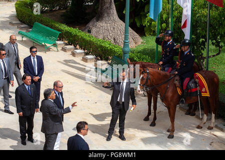 Palermo, Italia. 21 Ago, 2018. Il Principe Alberto II di Monaco è stato nominato cittadino onorario di Palermo a Villa Niscemi. Credito: Antonio Melita/Pacific Press/Alamy Live News Foto Stock