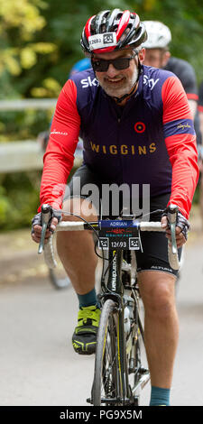 Pilota prendendo parte al velo Birmingham 2017 - 100 Mile manifestazione ciclistica, West Midlands ,l'Inghilterra Foto Stock