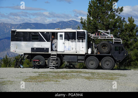 Questo HEMTT militare (pesante espanso tattico di mobilità carrello) costruito dalla Oskosh Truck Corporation è stata convertita in una spedizione carrello (Recrea Foto Stock