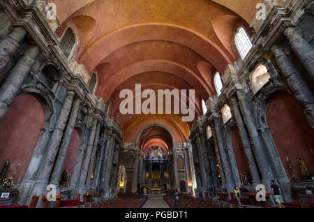 Interno della chiesa Igreja de Sao Domingos, Lisbona, Portogallo. Foto Stock