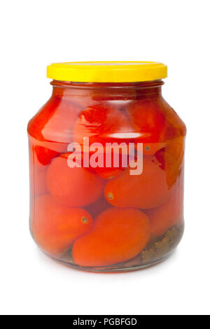 Pomodori pelati in barattolo di vetro isolato su bianco Foto Stock