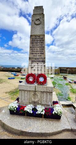 Mousehole cenotafio,Mousehole,Cornwall,l'Inghilterra,UK Foto Stock