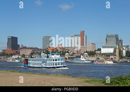 Battello a vapore Louisiana Star, pontili, Amburgo, Germania Foto Stock