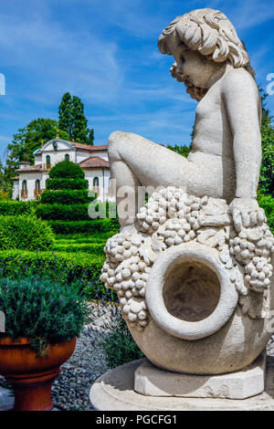 Italia Veneto Mira: Villa Barchessa Valmanara: statue ornamentali all'ingresso Foto Stock
