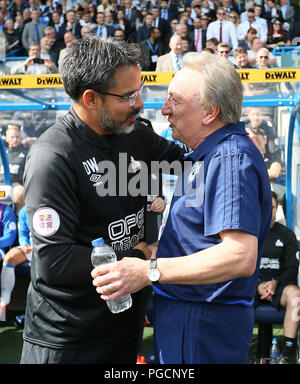 L Huddersfield Town manager David Wagner (sinistra) e Cardiff City manager Neil Warnock (destra) prima della Premier League a John Smith's Stadium, Huddersfield. Stampa foto di associazione. Picture Data: Sabato 25 Agosto, 2018. Vedere PA storia SOCCER Huddersfield. Foto di credito dovrebbe leggere: Richard Venditori/filo PA. Restrizioni: solo uso editoriale nessun uso non autorizzato di audio, video, dati, calendari, club/campionato loghi o 'live' servizi. Online in corrispondenza uso limitato a 120 immagini, nessun video emulazione. Nessun uso in scommesse, giochi o un singolo giocatore/club/league pubblicazioni. Foto Stock