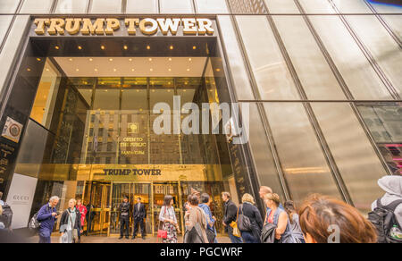 Ingresso al Trump Tower a Manhattan, New York City Foto Stock