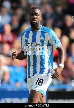 Huddersfield Town Isacco Mbenza durante il match di Premier League a John Smith's Stadium, Huddersfield. Foto Stock