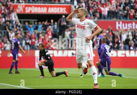 Colonia, Deutschland. 25 Ago, 2018. firo: 25.08.2018, calcio, 2.Bundesliga, stagione 2018/2019, 1.FC Colonia - Erzgebirge Aue Simon TERODDE, Koln giubilo a 1: 0 | Utilizzo di credito in tutto il mondo: dpa/Alamy Live News Foto Stock