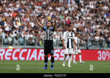 Torino, Italia. Il 25 agosto, 2018. Milano Badelj della SS Lazio gesti durante la serie di una partita di calcio tra Juventus e SS Lazio. Credito: Marco Canoniero / Alamy Live News . Credito: Marco Canoniero/Alamy Live News Foto Stock