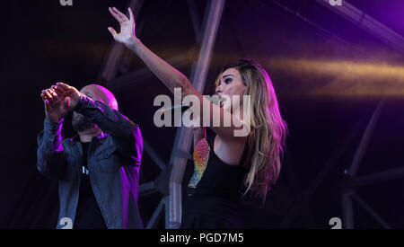 Manchester, Regno Unito. 25 Ago, 2018. Il cantante irlandese Nadine Coyle esegue sul palco principale al Pride, Manchester, 25 Agosto, 2018 (C)Barbara Cook/Alamy Live News Credito: Barbara Cook/Alamy Live News Foto Stock