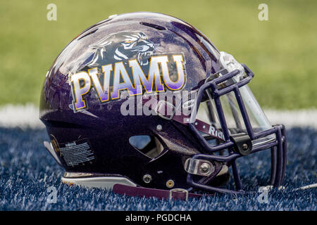 Houston, Stati Uniti d'America. Il 25 agosto 2018. Una vista della prateria A&M pantere casco si siede sul campo prima di un NCAA Football gioco tra la vista della prateria A&M pantere e il riso Civette alla Rice Stadium di Houston, TX. Il riso ha vinto il gioco da 31 a 28.Trask Smith/CSM Credito: Cal Sport Media/Alamy Live News Foto Stock