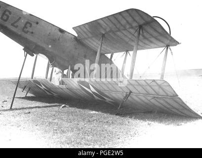 Gli aeroplani - Gli incidenti - un atterraggio forzato, Fort cantonale, Oklahoma. Foto Dept. Fort cantonale, Okla 1918 Foto Stock