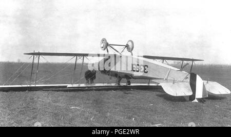 Gli aeroplani - Gli incidenti - servizio aereo. Relitto causata dal motore andando morto. Chanute Campo, ILL Foto Stock