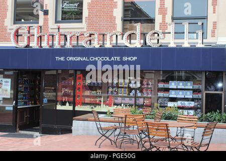 Ghirardelli originale negozio di cioccolato, San Francisco, California, Stati Uniti d'America Foto Stock