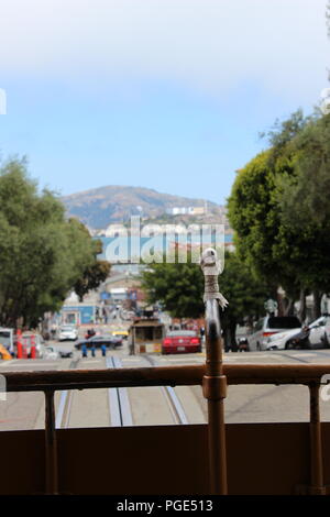 Leva indossato su una San Francisco Municipal railway funivia, San Francisco, California, Stati Uniti d'America Foto Stock