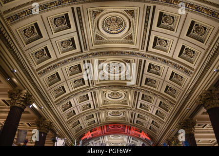 Gli interni della Galleria di Arte Moderna di Glasgow, Scozia Foto Stock
