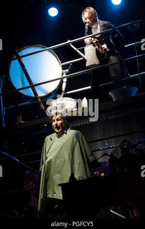 Theatre Company WTThumor giocando Cyrano da Edmond Rostand, adattato da Jo Roets, diretto da Gert Boey (Willebroek, 04/05/2017) Foto Stock