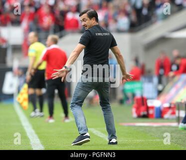 Colonia, Germania. 25 Ago, 2018. firo: 25.08.2018, calcio, 2.Bundesliga, stagione 2018/2019, 1.FC Colonia - Erzgebirge Aue coach Daniel MEYER, Aue, gesto | Credit: dpa/Alamy Live News Foto Stock