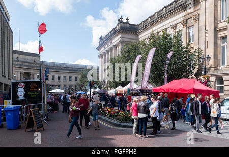 Bolton, Regno Unito. Il 25 agosto 2018. Le foto scattate sulla trafficata sabato pomeriggio la tre giorni di cibo e drink festival a Bolton, Manchester che dura da venerdì 24 agosto a lunedì 27 agosto. Il festival è il più grande in Inghilterra del Nord Ovest. Credito: Ruaux/Alamy Live News Foto Stock