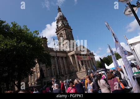 Bolton, Regno Unito. Il 25 agosto 2018. Le foto scattate sulla trafficata sabato pomeriggio la tre giorni di cibo e drink festival a Bolton, Manchester che dura da venerdì 24 agosto a lunedì 27 agosto. Il festival è il più grande in Inghilterra del Nord Ovest. Credito: Ruaux/Alamy Live News Foto Stock