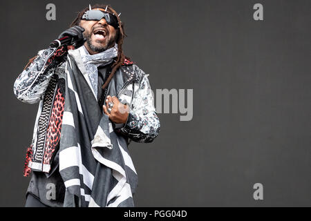 Benji Webbe di Skindred suona dal vivo sul palco del festival di Leeds, Regno Unito, 26 agosto 2018. Foto Stock