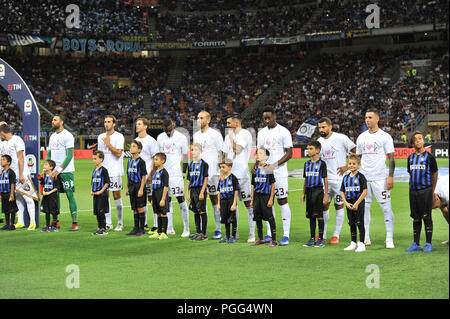 Milano, Italia. 26 Ago, 2018. Team Torino FC durante il campionato di Serie A TIM partita di calcio tra FC Internazionale Milano e Torino FC a Stadio Giuseppe Meazza il 26 agosto, 2018 di Milano, Italia. Credito: FABIO PETROSINO/Alamy Live News Foto Stock