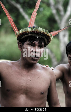 Bora tribesmen nella foresta amazzonica del Perù Foto Stock