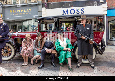 Il Mob arrivare Foto Stock