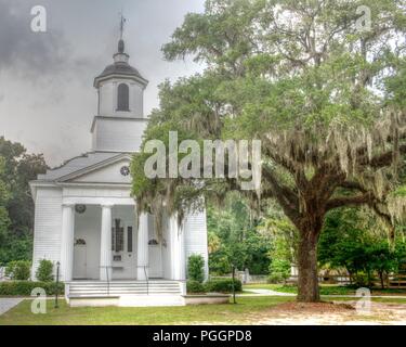 Bel vecchio sud della chiesa Presbiteriana - situato in lowcountry - Edisto Island South Carolina Stati Uniti - costruito nel 1831 - fondata nel 1685 Foto Stock