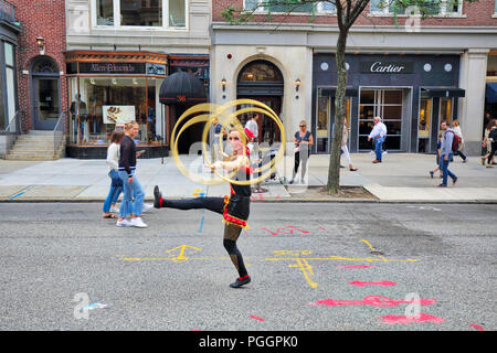 Boston, MA, USA-ottobre 29, 2018: Newbury Street festival nel centro cittadino Foto Stock