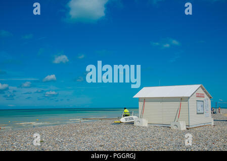 Guardia a spiaggia di Criel sur Mer in Normandia, Francia Foto Stock