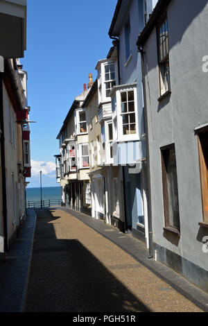 Finestre a bovindo a volontà in stretta Jetty Street, Cromer, Norfolk, Regno Unito Foto Stock