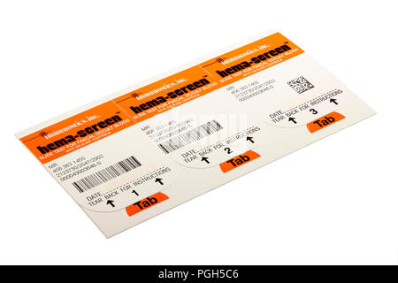 Immunostics.inc. hema-schermo per scorrere sangue occulto nelle feci di intestino lo screening del cancro sgabello scheda campione inviato fuori dal NHS ogni due anni di oltre 60 Foto Stock
