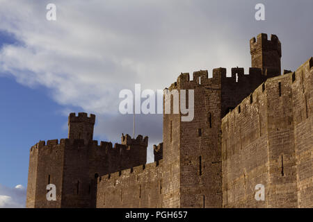 Dicembre 2017, Galles del Nord, Regno Unito - mura e torri del XIII secolo Conwy Castle, costruito da Edward I, durante la sua conquista del Galles; è Patrimonio Mondiale egli Foto Stock