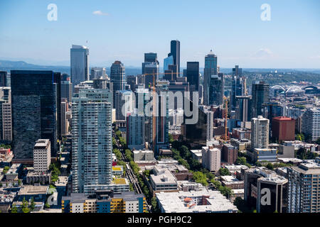 Vista aerea del centro cittadino di Seattle dal Space Needle, STATI UNITI D'AMERICA Foto Stock