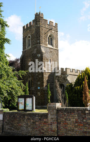 Chiesa di Santa Maria, Harlington, Bedfordshire. St Mary è costruito di pietra Totternhoe. Esso principalmente risale al tardo XIII e inizi del XIV C, con il pre Foto Stock